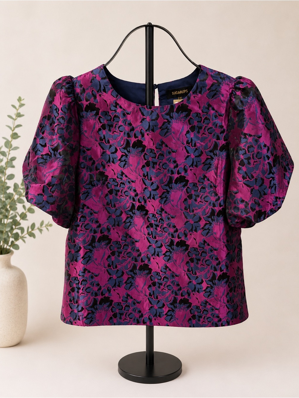 Sugarlips Magenta and Navy Floral Jacquard Puff-Sleeve Top